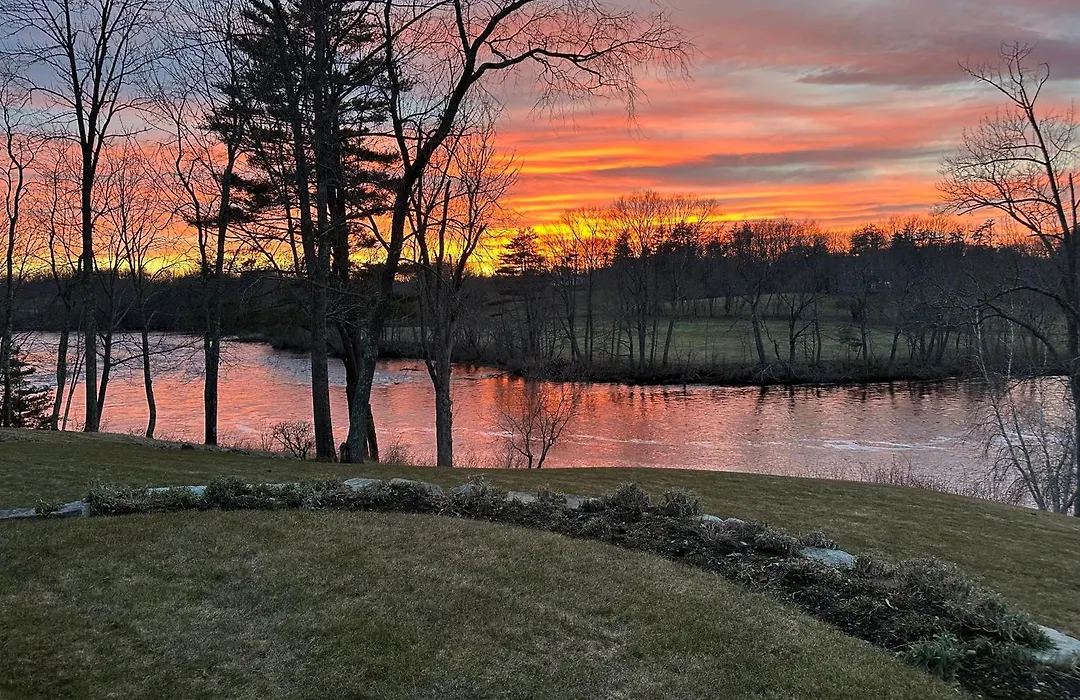 Riverhouse-1