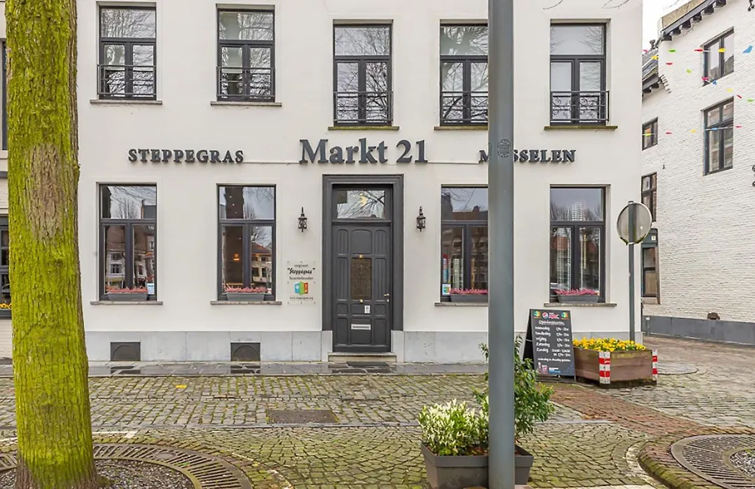 Guesthouses By Hotel Van Eyck-1