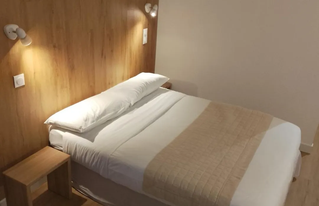 Chez Yves , 200 m du canal , 7 min de Golfech , parking privé et gratuit , rangement vélo fermés-1