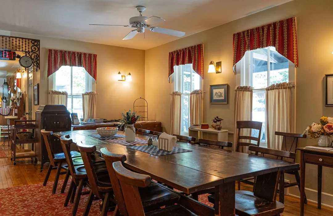 Sylvan Inn Bed & Breakfast-1