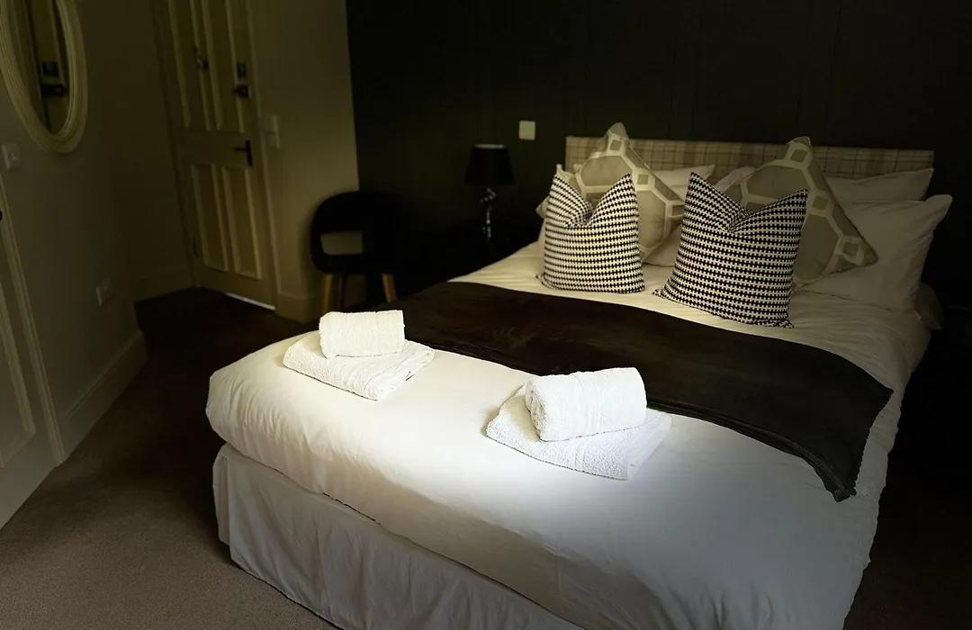 El Camino Suites-1