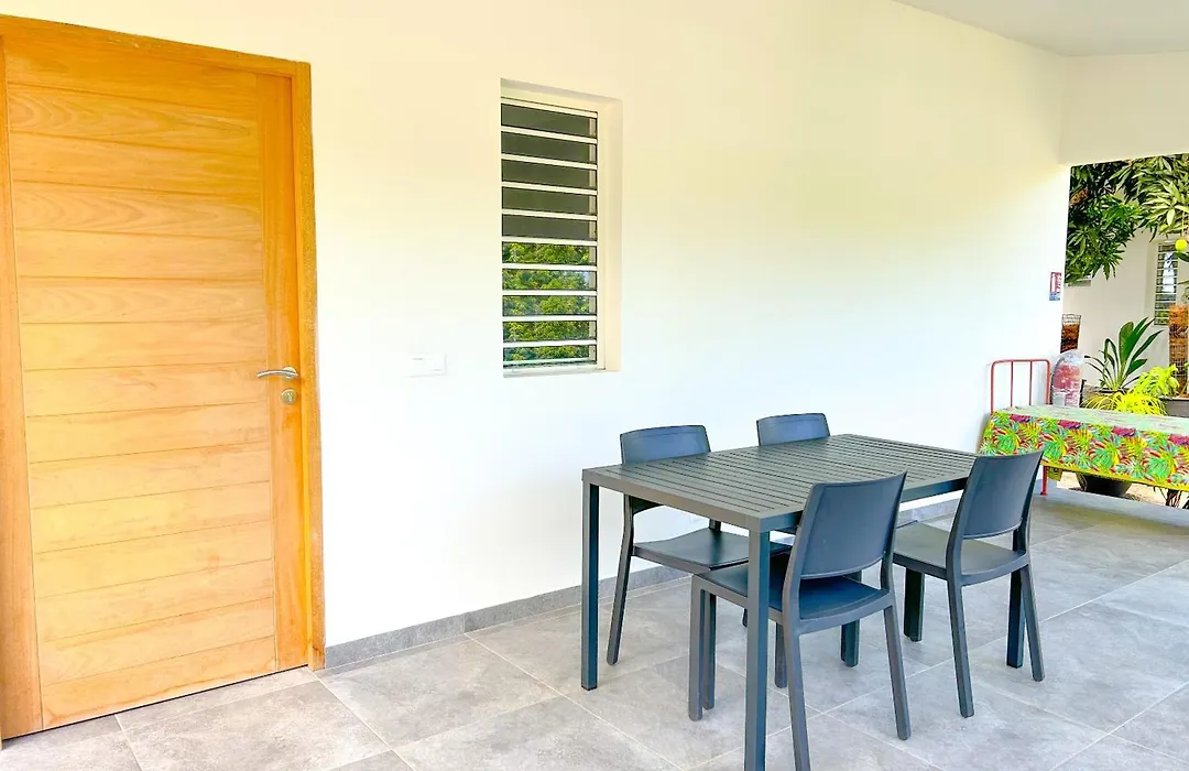 Pare LODGE TAHITI-1