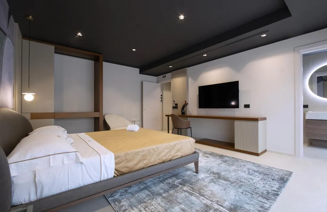 Villa Della Lupa Luxury Rooms-1