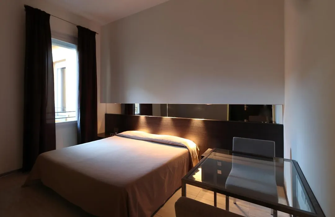 Mua Boutique Bologna-1