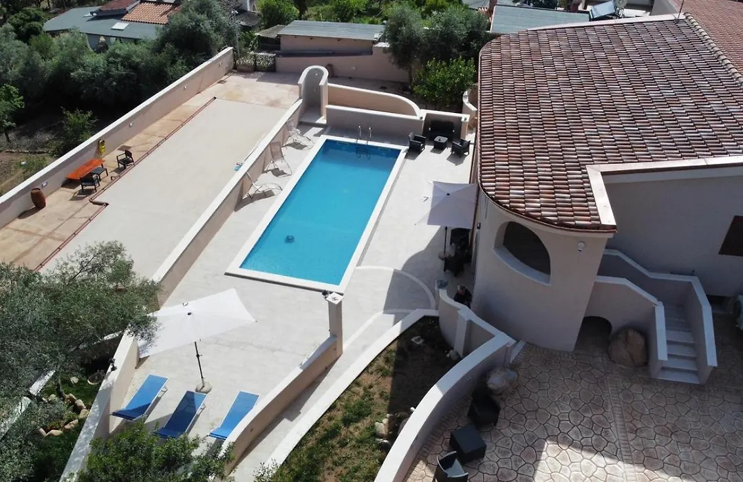 Villa Blue Paradise Relax con piscina a pochi minuti da Cagliari e dal mare-1