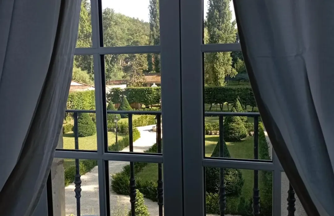 Domaine De La Barde Guest Rooms And Suites.-1