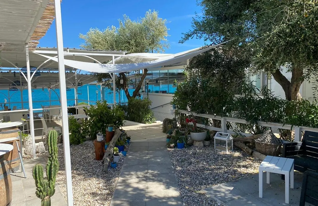 B&B direttamente sul mare da Antonino-1