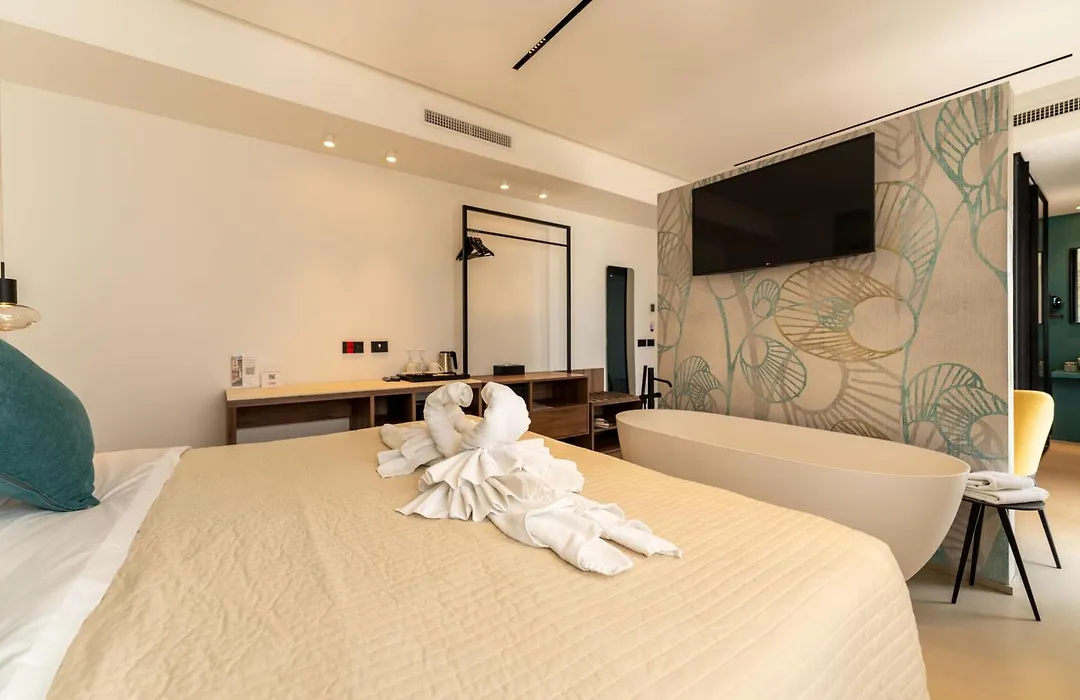 B&B Le Suites Di Costanza-1