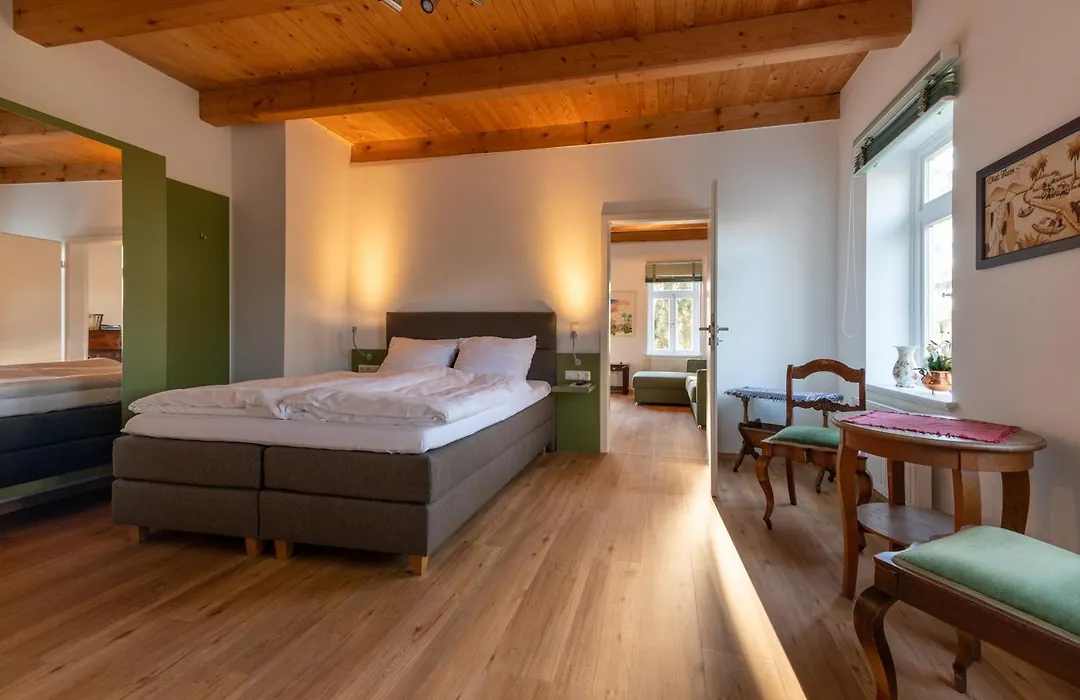 Kiwilodge-1