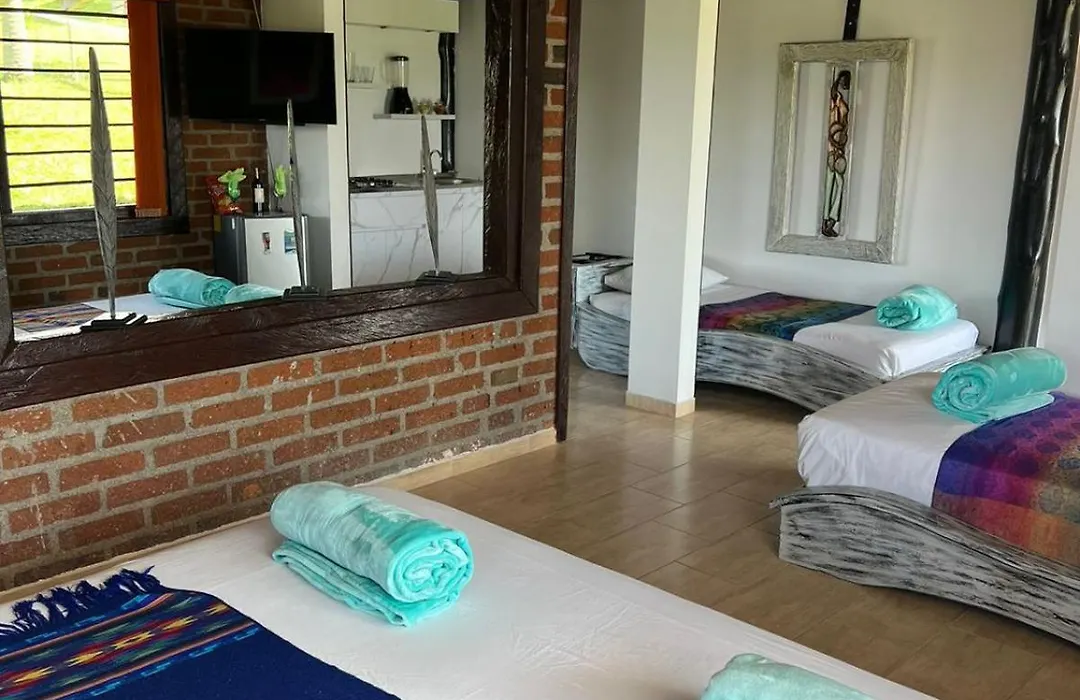 Cabaña PALO DE AGUA Capacidad 6 Personas en Resort Eje Cafetero-1