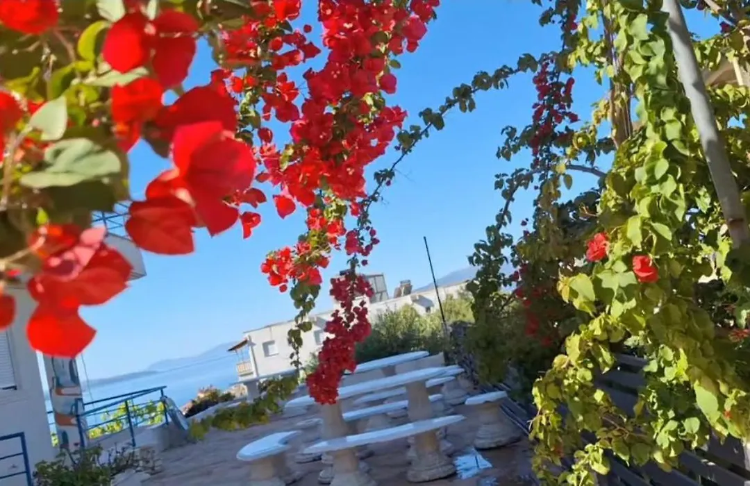 Leon Hotel Sarande-1
