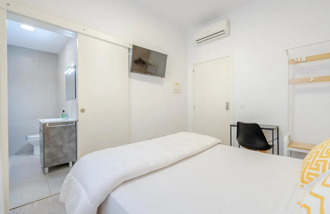 Bf Rooms Almeria Centro-1