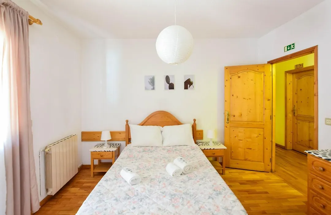 Nations Geres - Bed & Breakfast-1