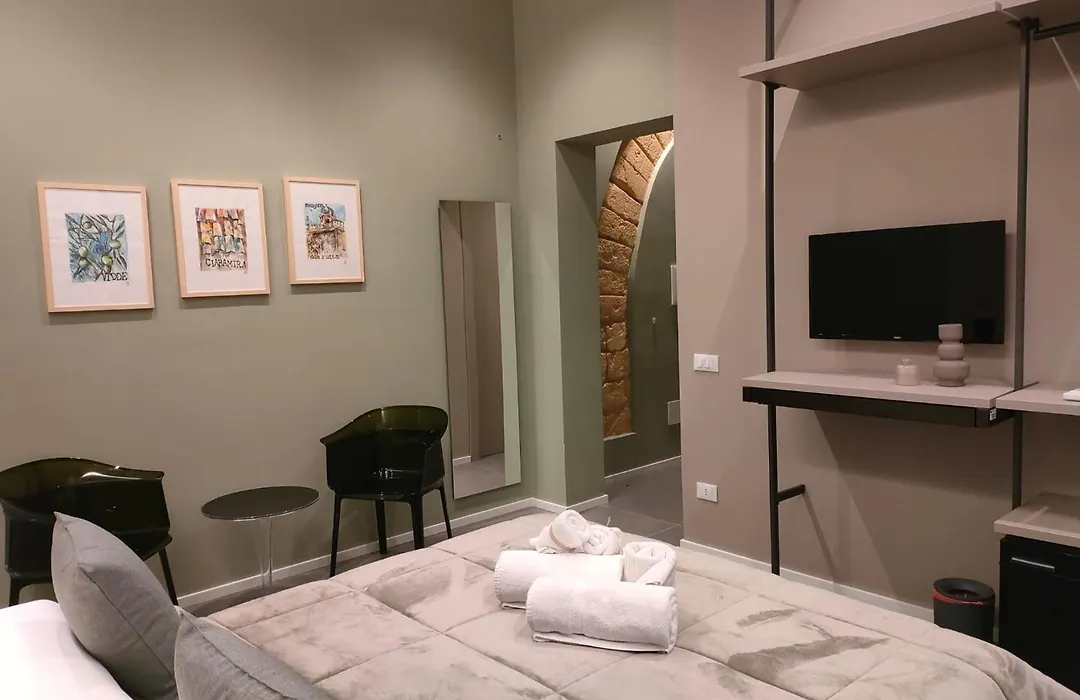 Rosy Room Design-1