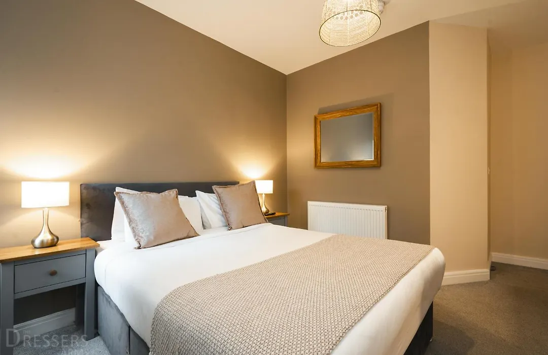 Rooms At The Dressers Arms-1
