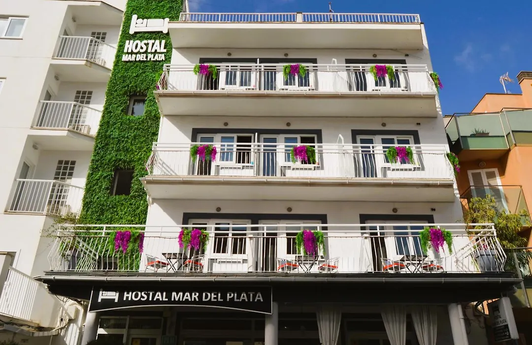 Hostal Mar Del Plata (Adults Only)-1