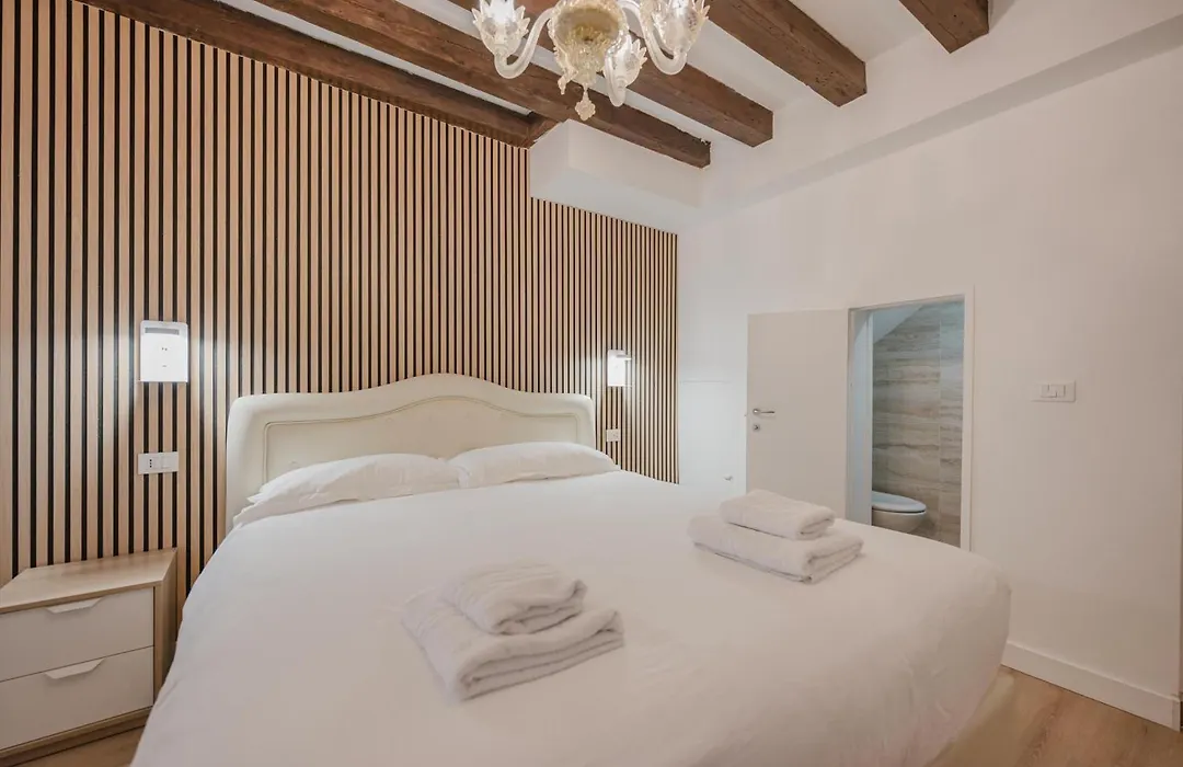 Rialto Suite 707-1
