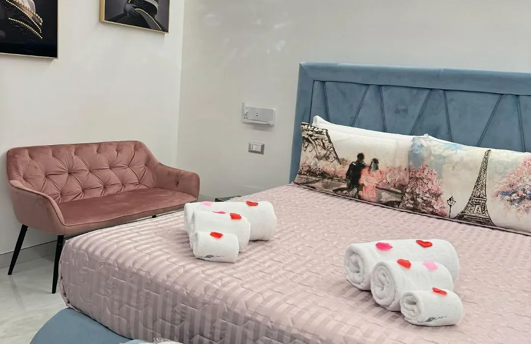 Nuance Suite & Rooms-1