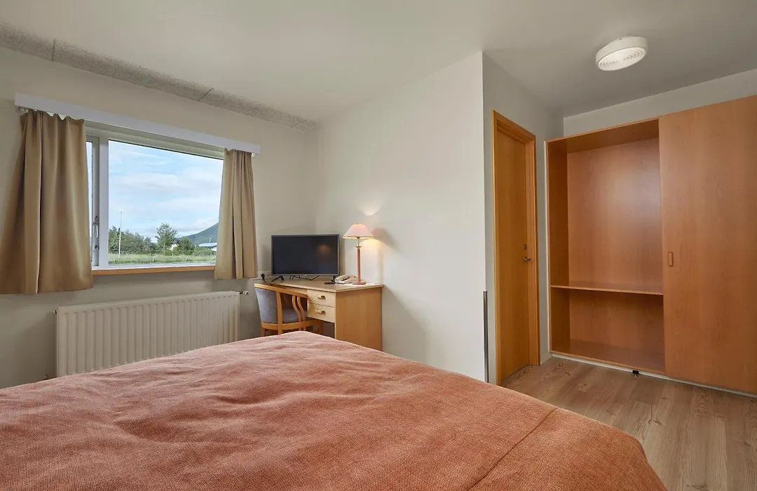 Hotel Tjarnir-1