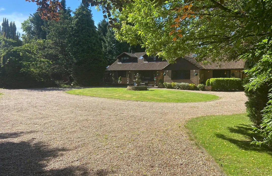 Barncroft Luxury Bed & Breakfast - Top Rated Near Birmingham Nec & Airport-1