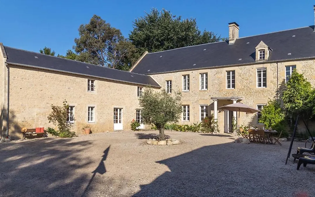 La Cour Souveraine -Chambre d'hôtes, La Sablonneuse-1