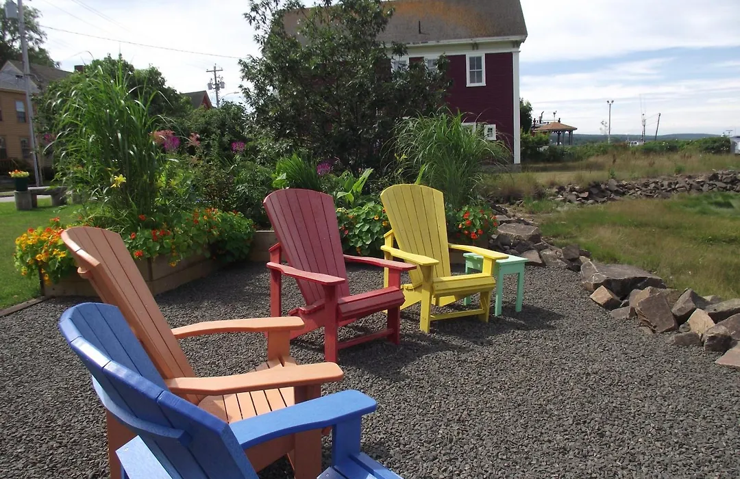 Bailey House Inn - Georgian Waterfront Retreat-1