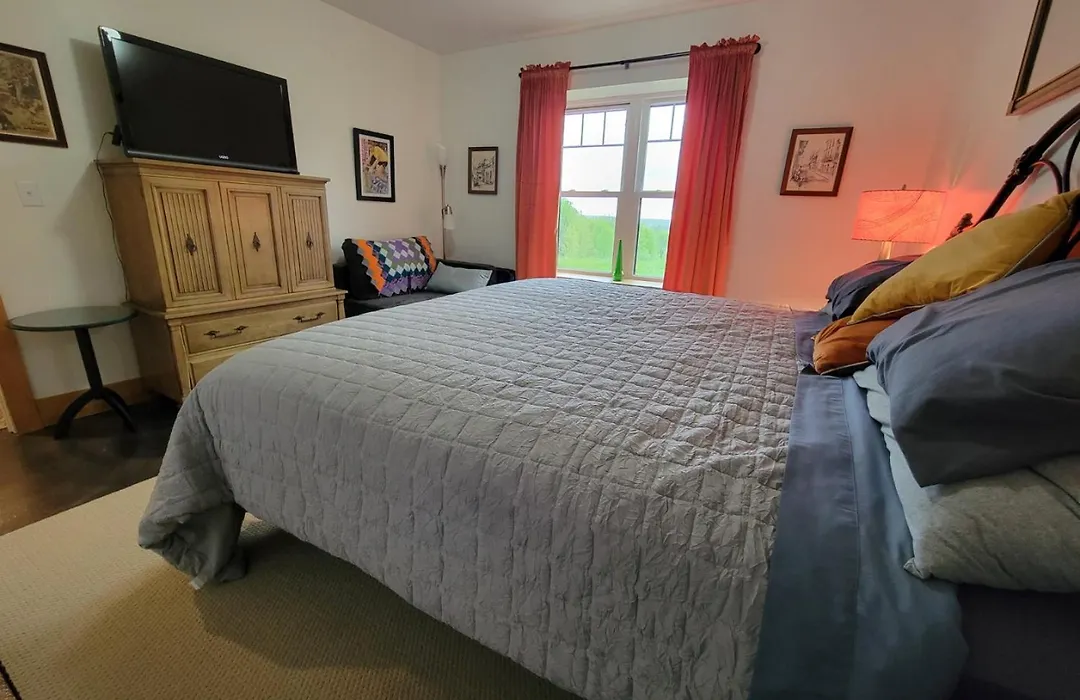Firefly Creek Lodge-1
