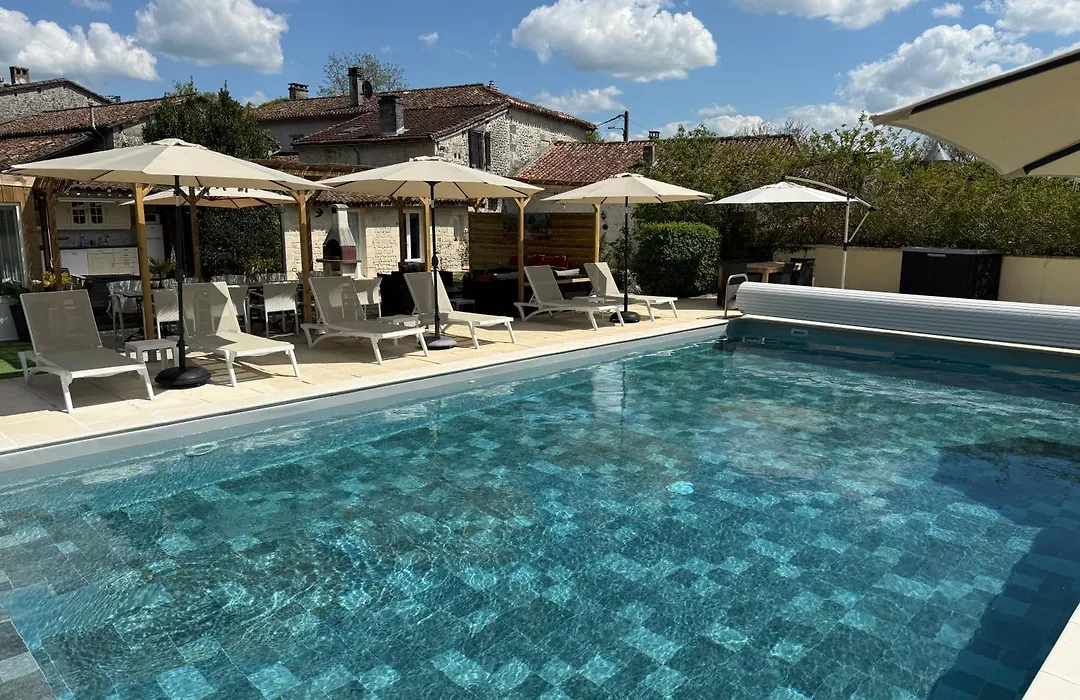 Gîte NATURISTE Le Jardin Des Hirondelles-1