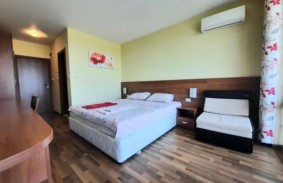 Family Hotel Delfa-1