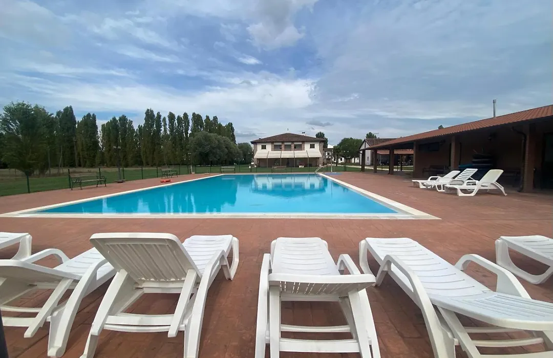 Agriturismo con piscina immerso nella natura La Bisa-1