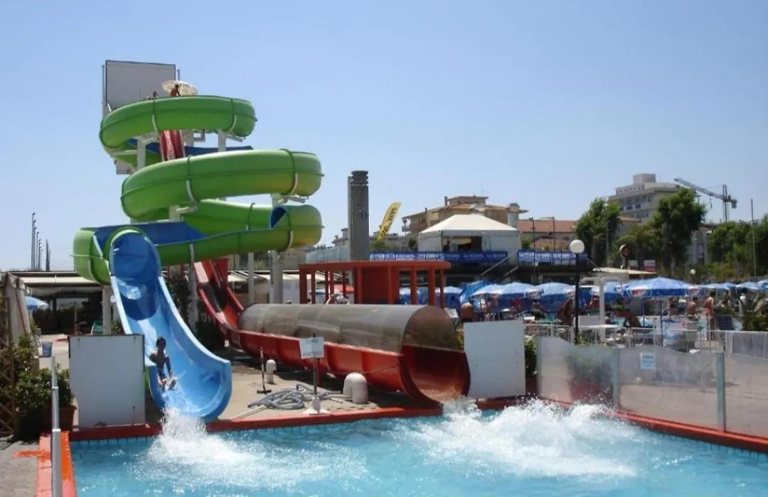 Fiorina Bed&Breakfast - Colazione fino a mezzogiorno - Beach Village gratuito - Parcheggio moto gratis e videosorvegliato-1