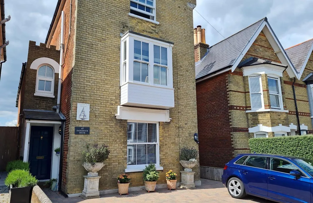 Endeavour House-1