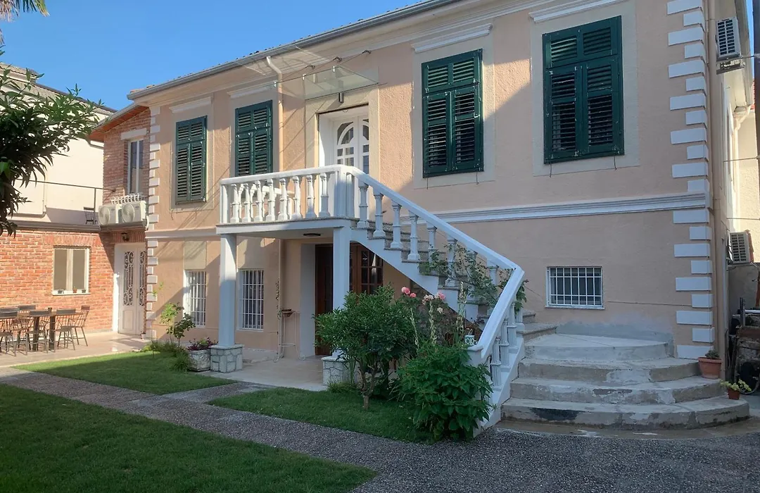 Vintage Villa-1