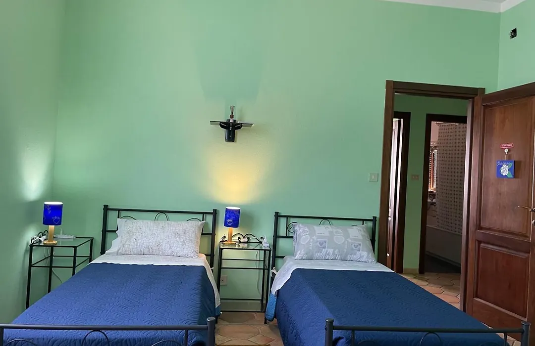 Casa T Bed And Breakfast & Home Restaurant Di Tacchino Simone-1
