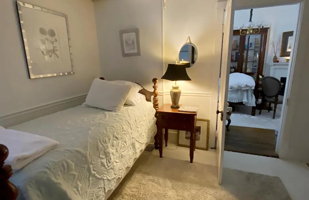 Chesnut Cottage Inn-1