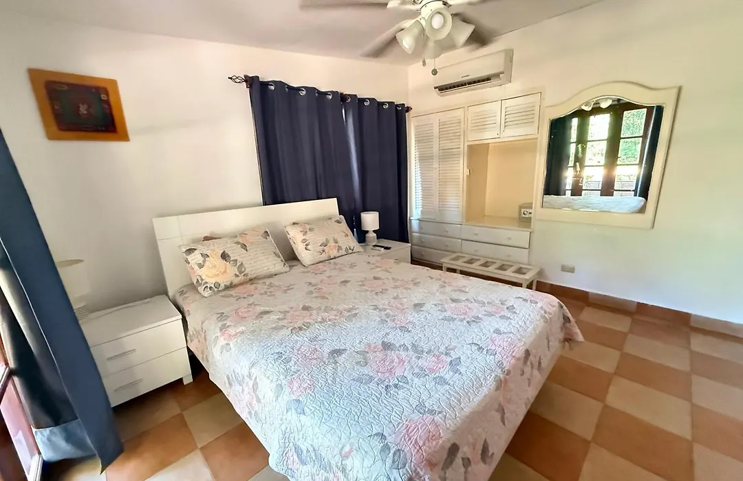 Contadora Island Inn-1