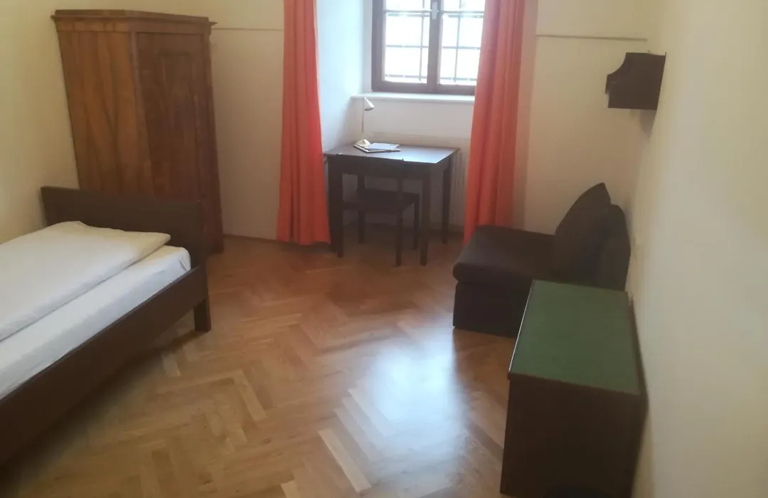 Gaestehaus Benediktinerstift Goettweig - Bed & Breakfast Monastery-1