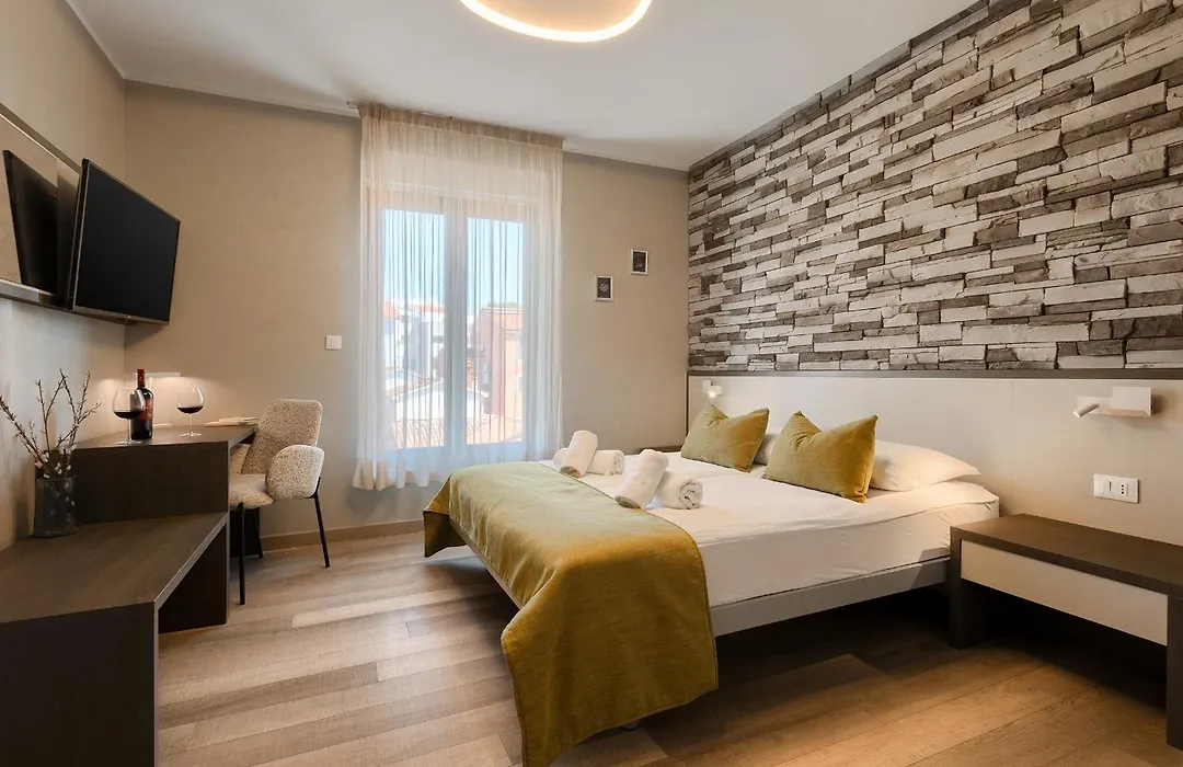 Pula City Center Accommodation - Breakfast Included-1