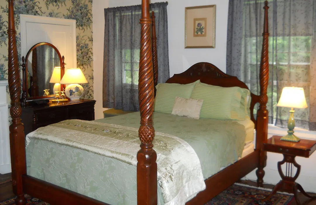 Centennial House Bed And Breakfast-1