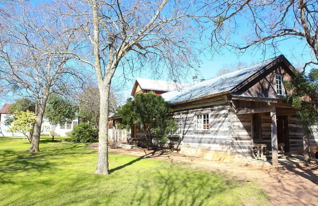 Hoffman Haus-1