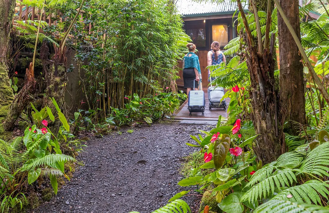 Volcano Village Lodge-1