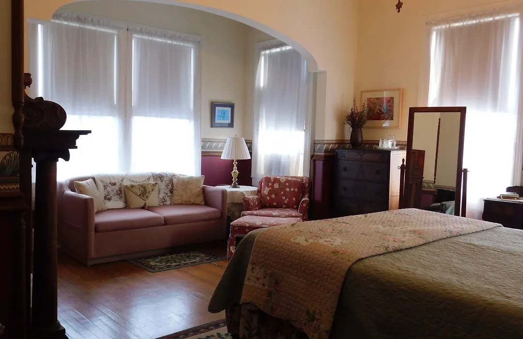 Pensacola Victorian Bed & Breakfast-1