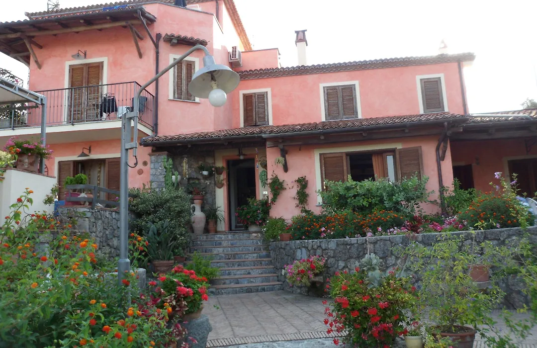 Bed & Breakfast Laino-1