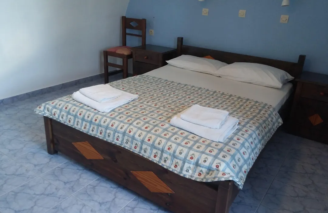 Roula Villa Studios & Apartments-1