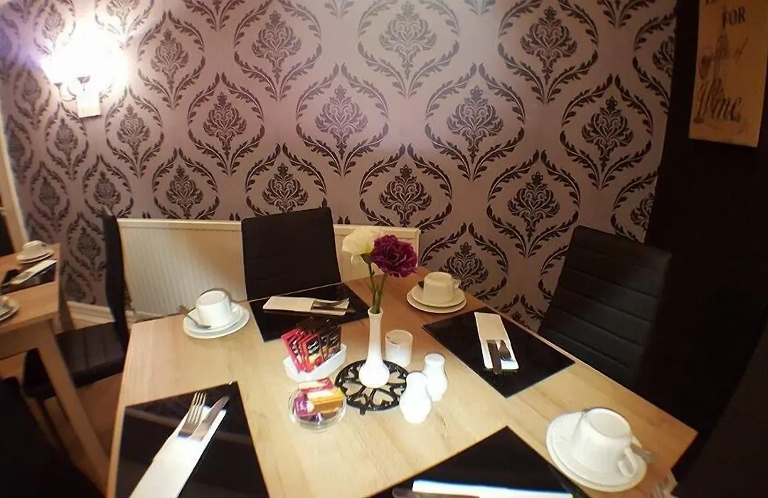 Queens Plaza Hotel-1