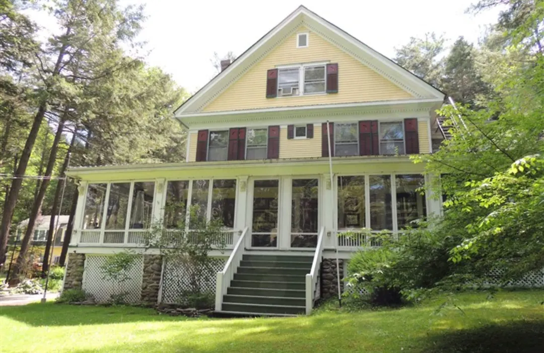 Brookview Manor Inn-1