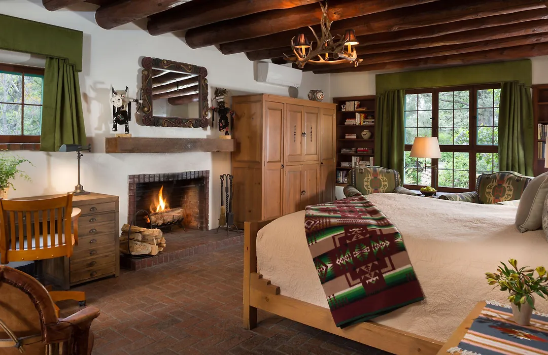 Inn Of The Turquoise Bear-1
