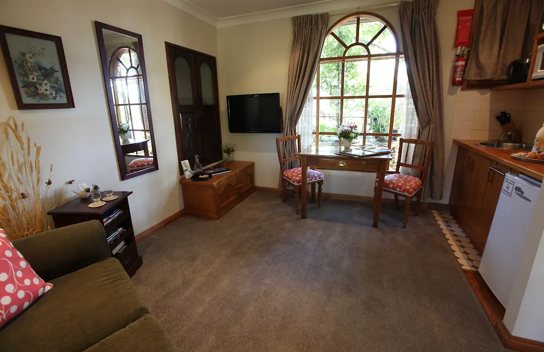 Amble At Hahndorf-1