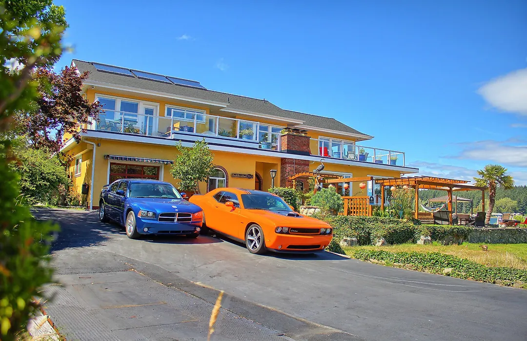 Birds Of A Feather Victoria Oceanfront Studio Suites-1