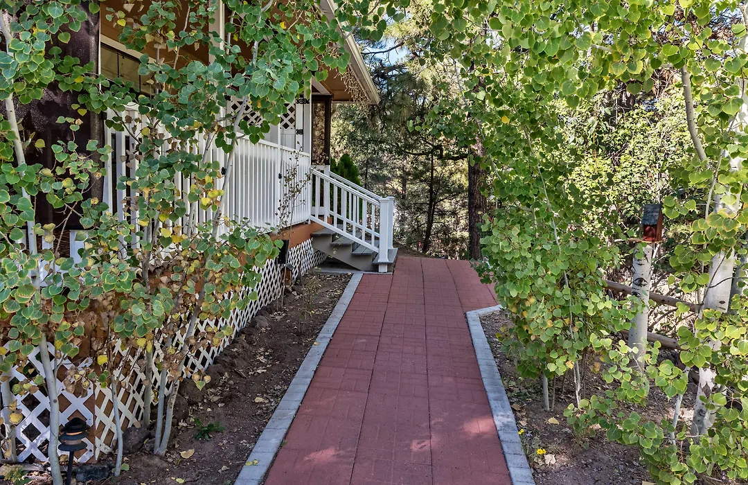 Sheridan House Inn- Adult Only Accommodation-1